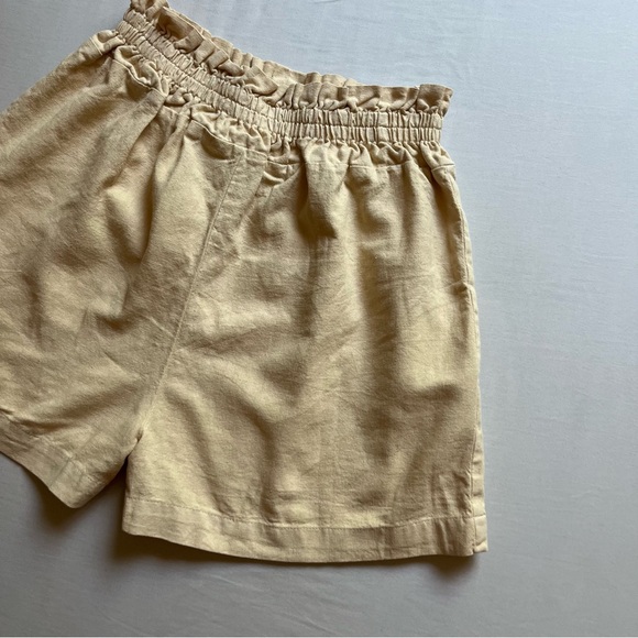 SOL SISTER cream beige linen high rise paper bag shorts - Picture 2 of 5